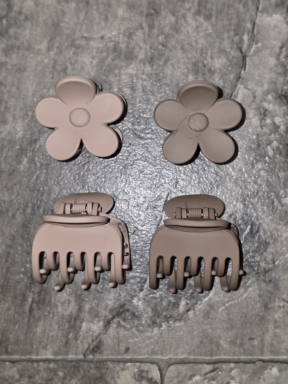 Matte Flower & Medium Hair Claws - BNIB